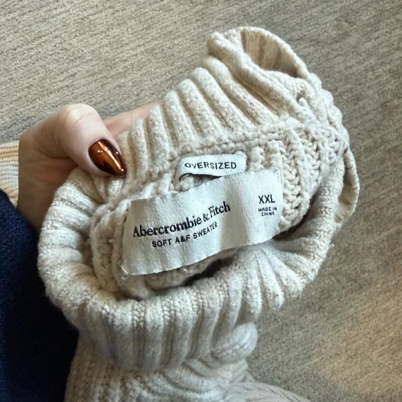 Abercrombie & Fitch Soft Cream oversized Sweater - Picture 2 of 2